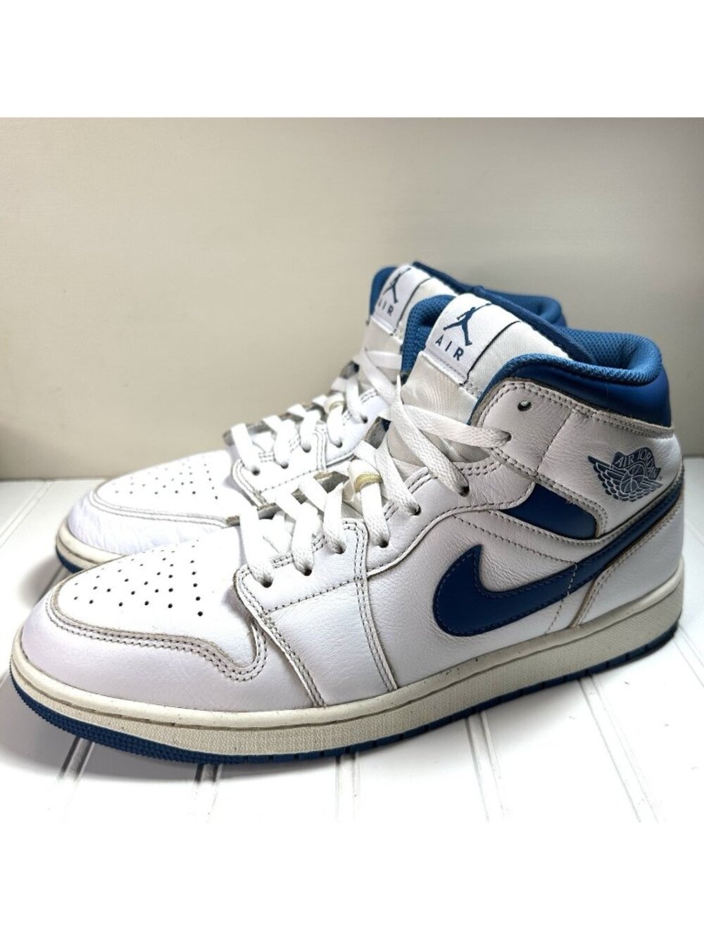 Nike Air Jordan 1 Mid University Men’s 10 Blue White Basketball FN5215-141 Logo